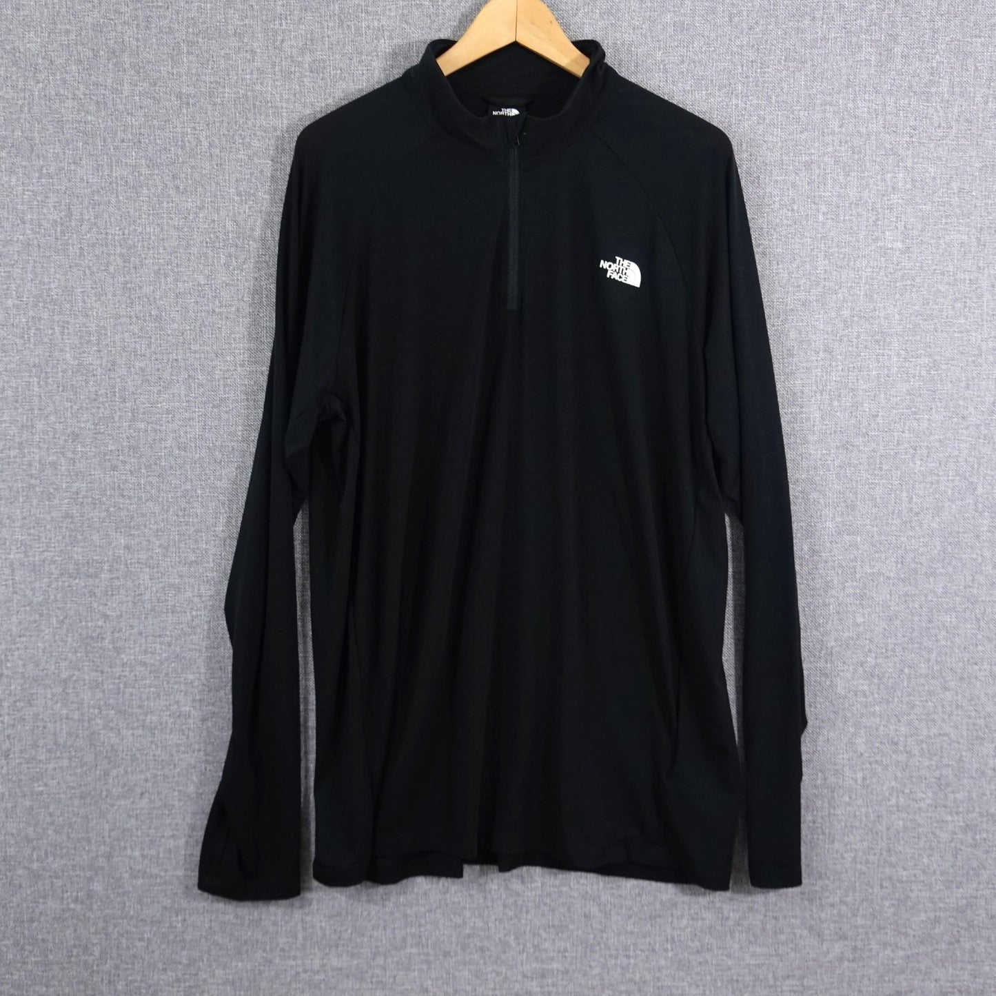 The North Face Men's XL Black Quarter Zip Thumbhole Pullover