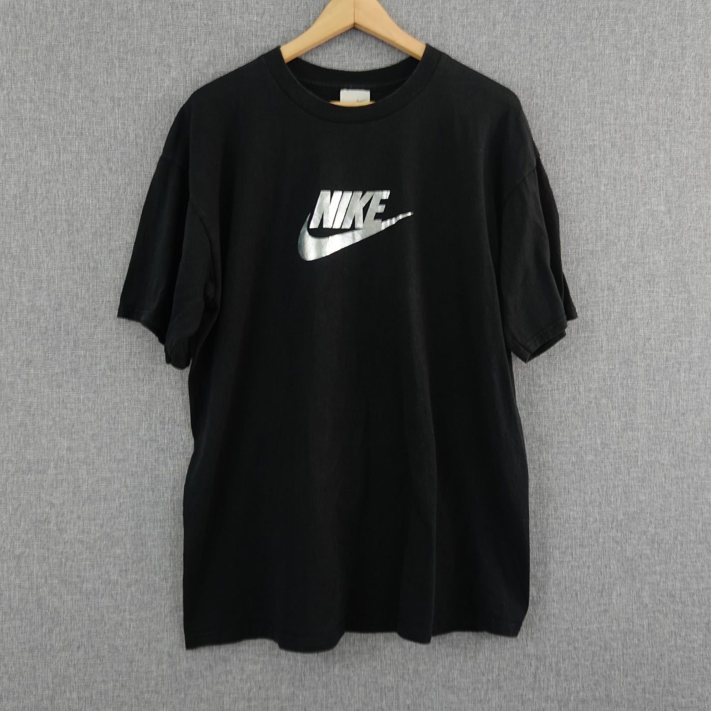 Vintage Y2K Nike Metallic Silver Logo Black T-Shirt - Size L