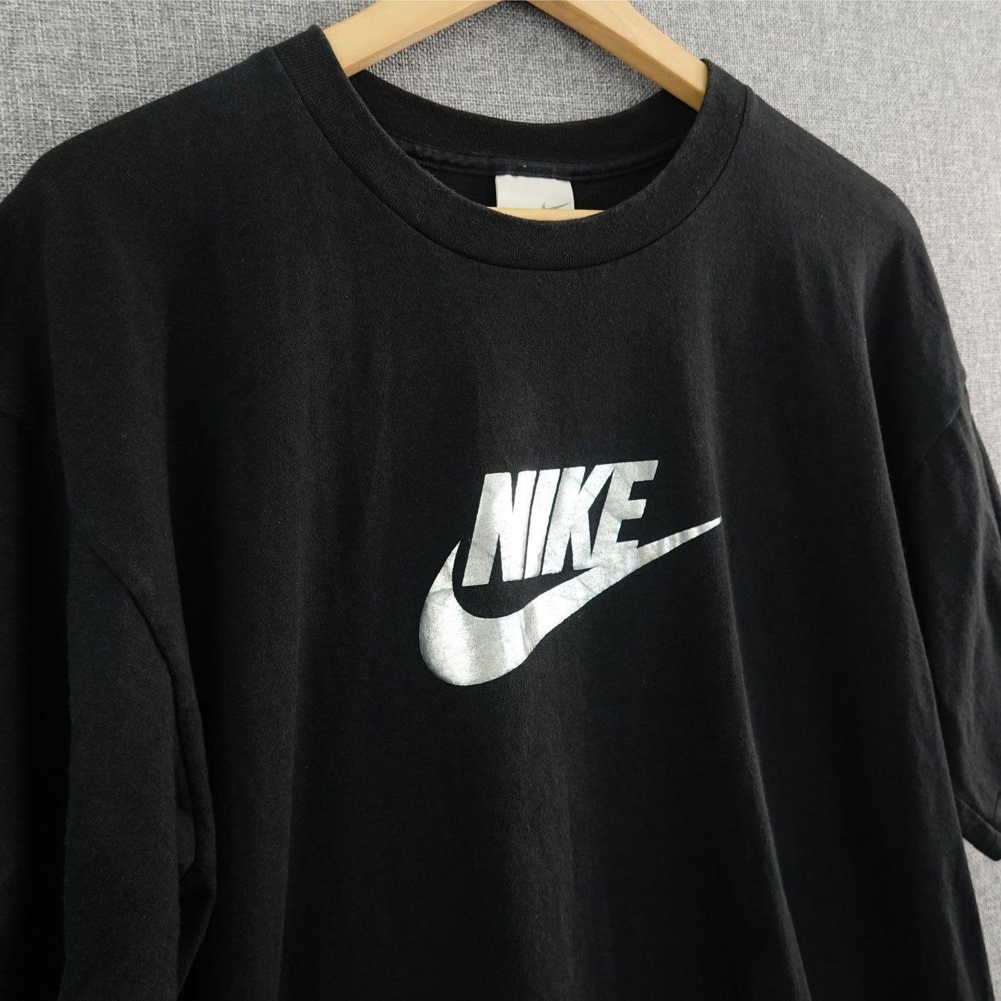 Vintage Y2K Nike Metallic Silver Logo Black T-Shirt - Size L