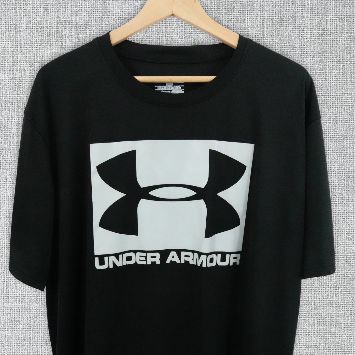 Under Armour HeatGear Loose Fit Shirt - Size XL