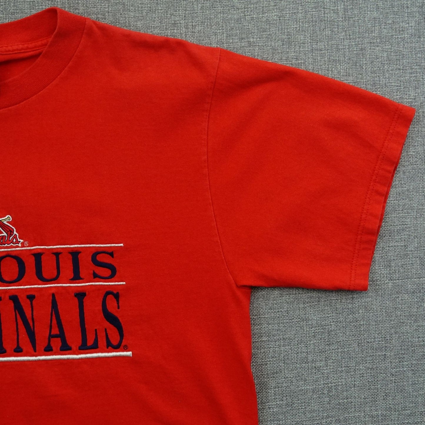 Vintage 90's St. Louis Cardinals T-Shirt Size Medium Red Embroidered Logo 7 Tee