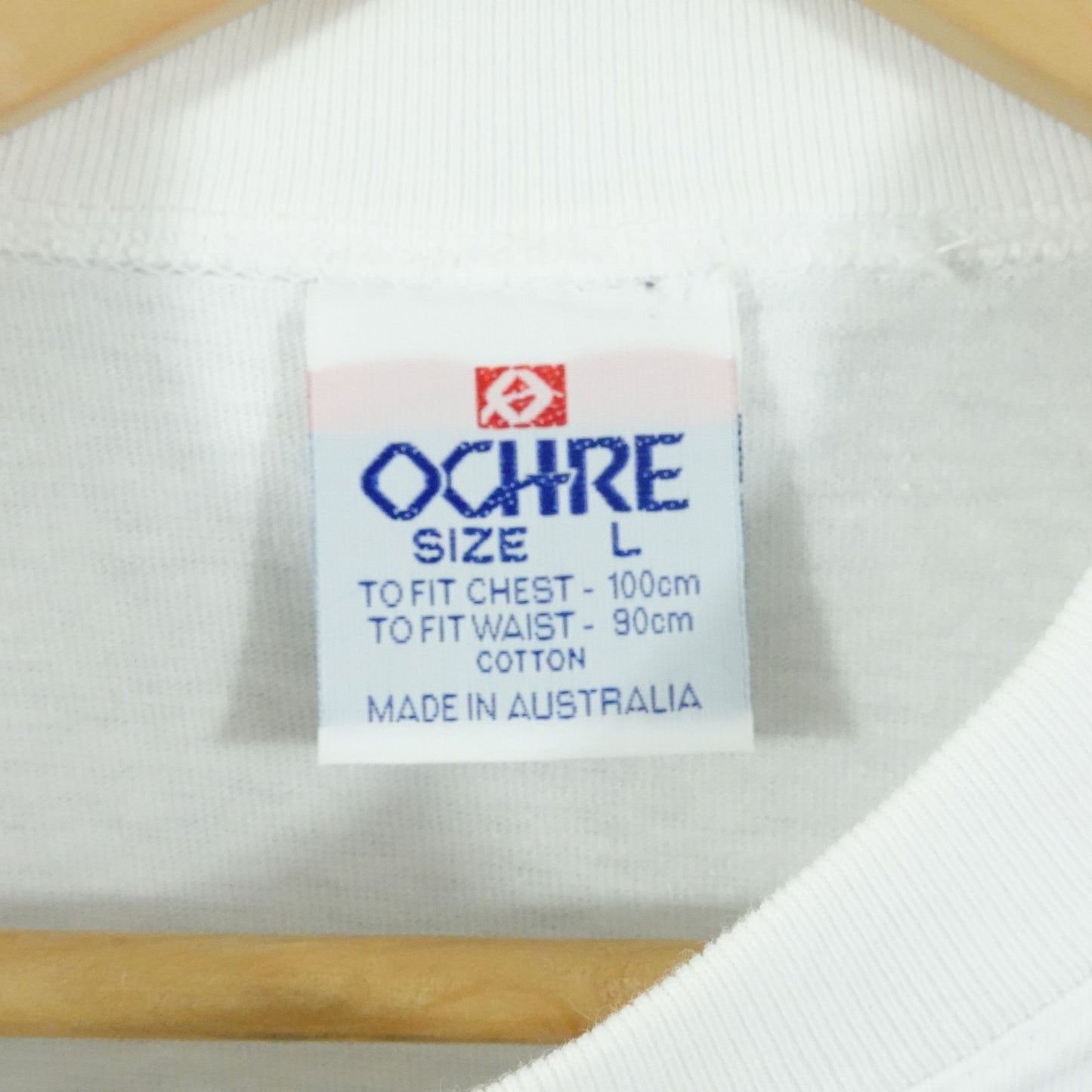 Vintage ULURU Australia Embroidered T-Shirt - Size L