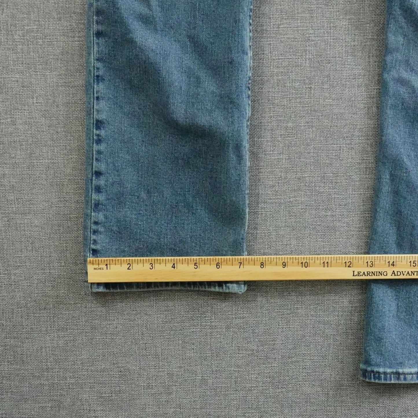 Wrangler Straight Fit Jeans Mens 29W 29.5L Light Wash Denim