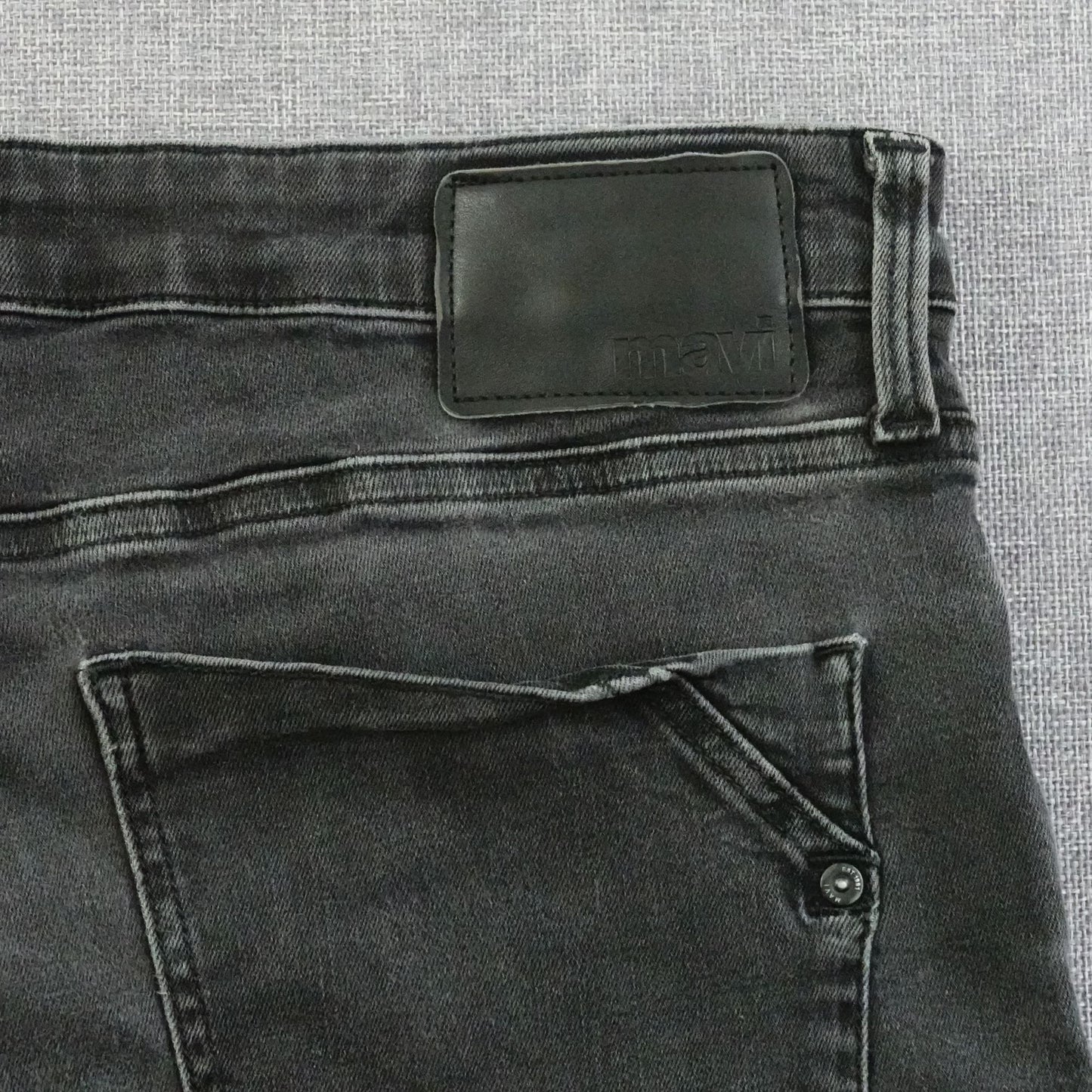 Mavi Jeans Men's Black Slim Leg Faded Wash Stretch Men's Size: 36x30.5