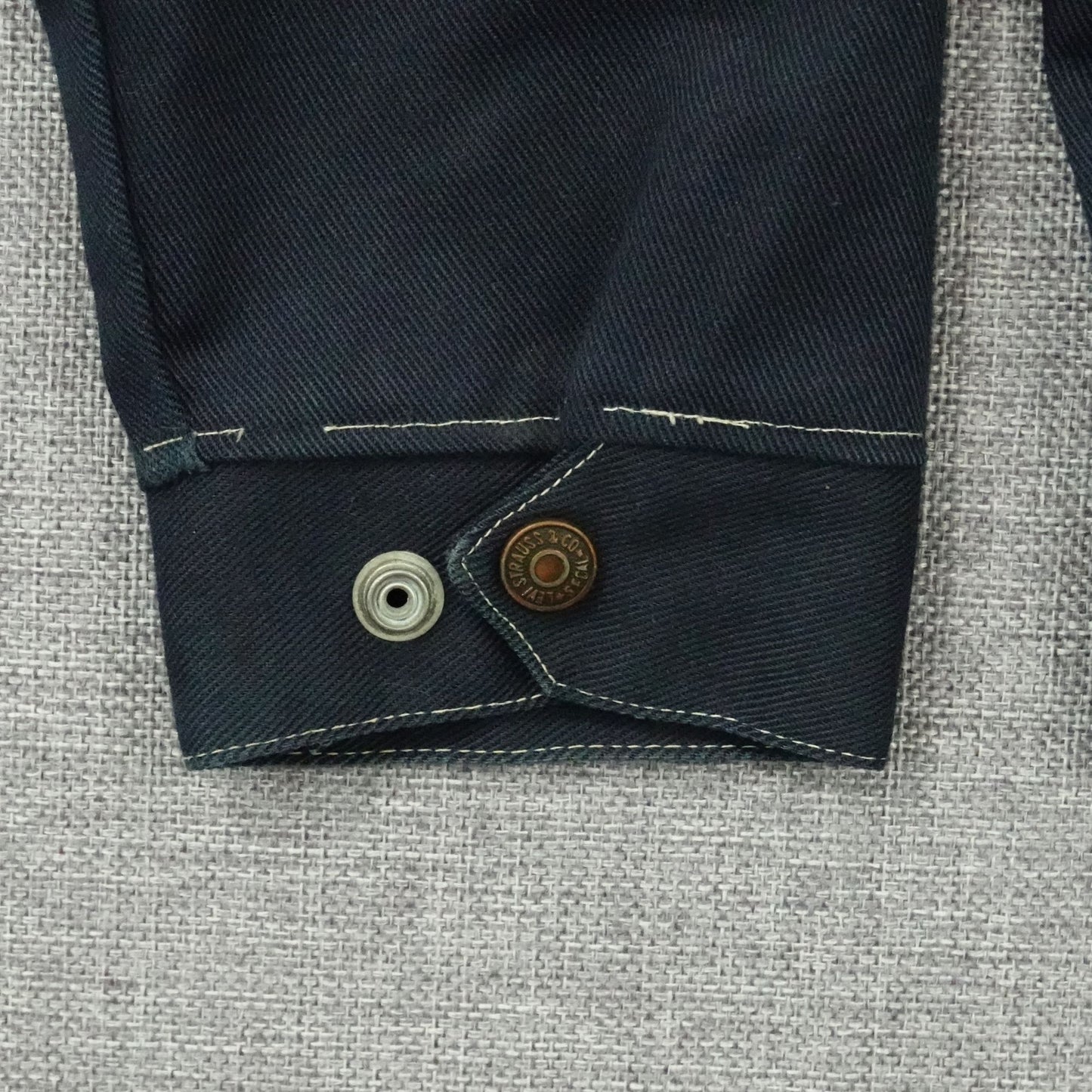 Vintage 80's Levi's Kids Denim Trucker Jacket USA Flag Patch - Youth Size 14