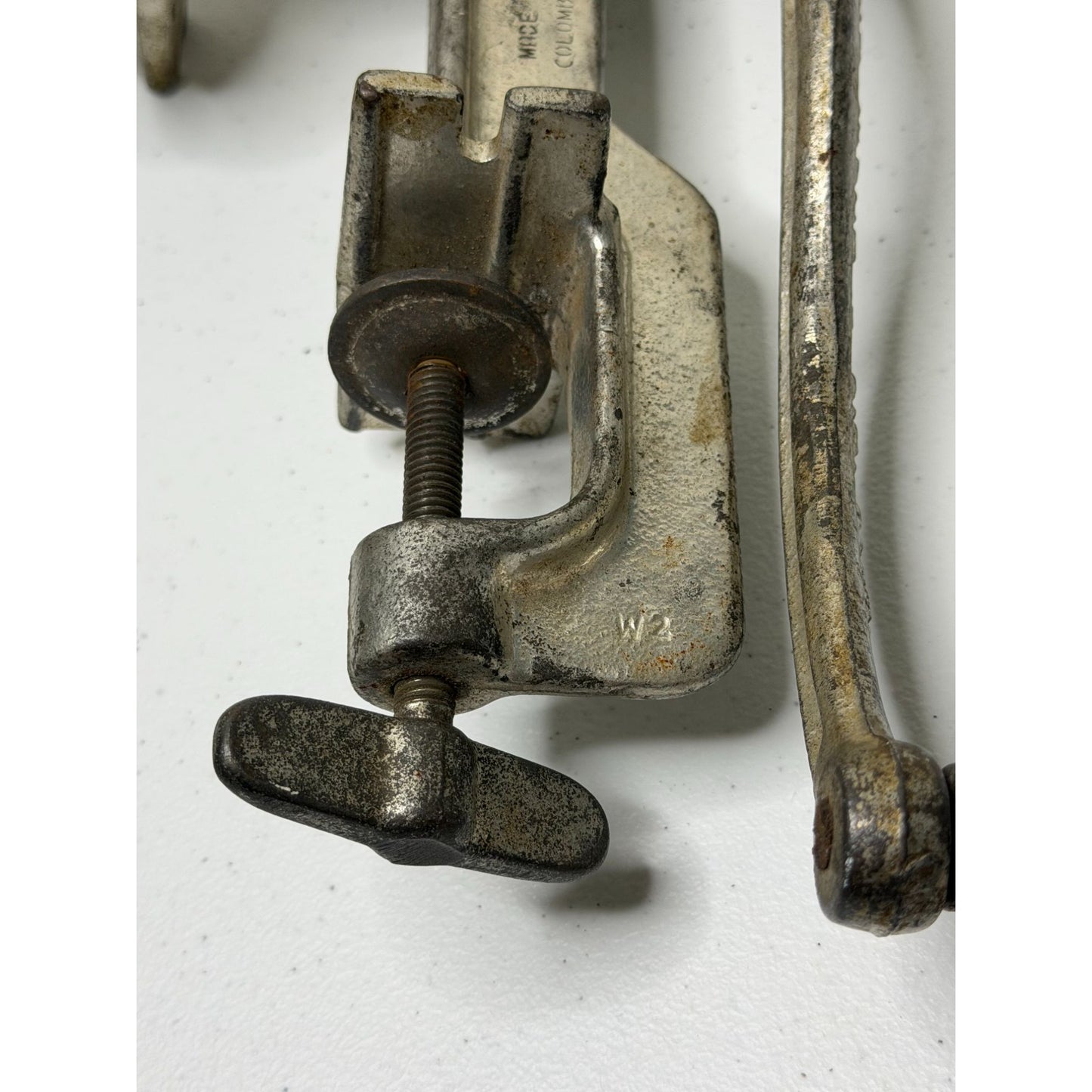 Corona Landers Mora & Cia Hand Crank Cast Iron Grain Mill - No Retaining Ring