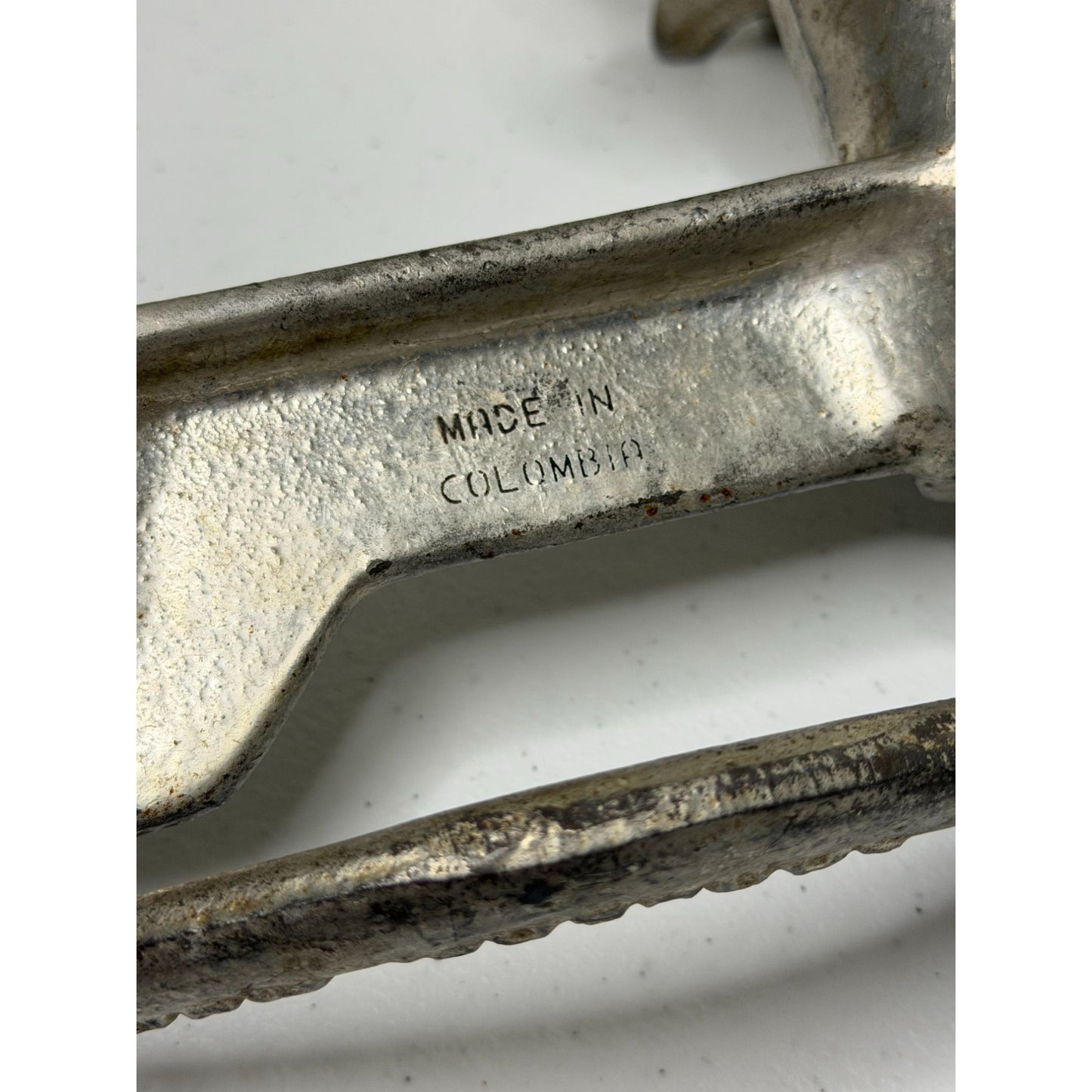 Corona Landers Mora & Cia Hand Crank Cast Iron Grain Mill - No Retaining Ring