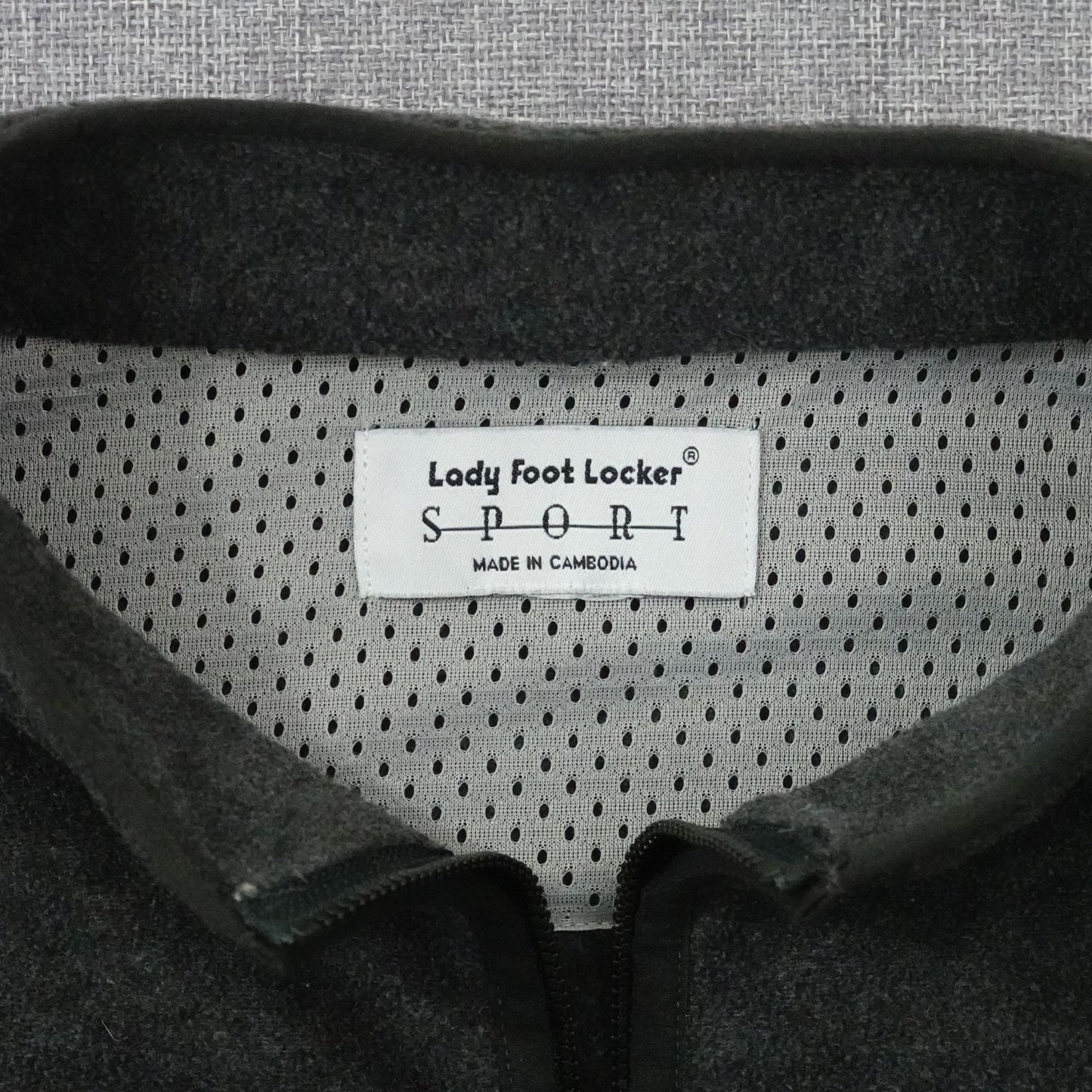 Vintage Lady Foot Locker 1/4 Zip Fleece Gray Pullover - Size Large/XL