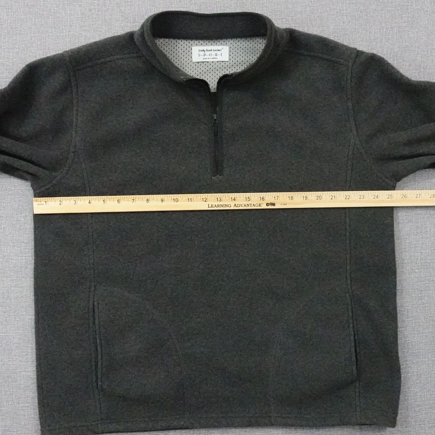 Vintage Lady Foot Locker 1/4 Zip Fleece Gray Pullover - Size Large/XL