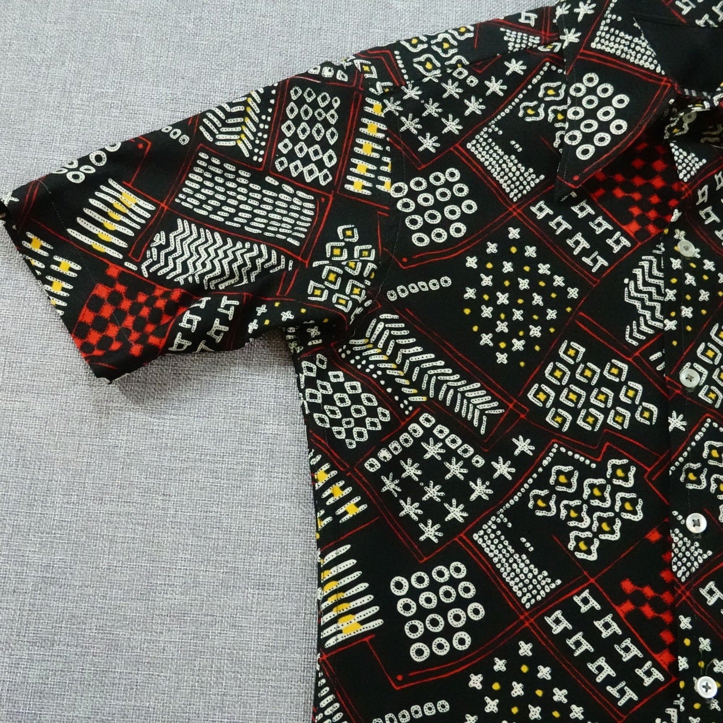 Vintage 1970s Psychedelic Disco Shirt Black Red Geometric Print - Size Small