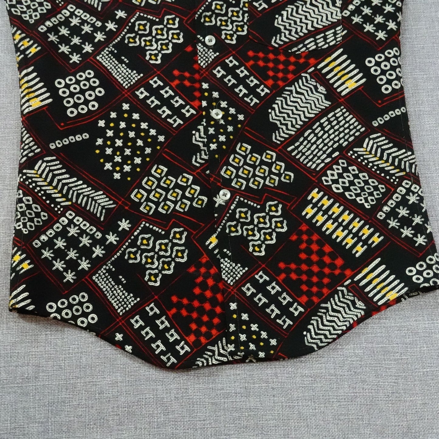 Vintage 1970s Psychedelic Disco Shirt Black Red Geometric Print - Size Small