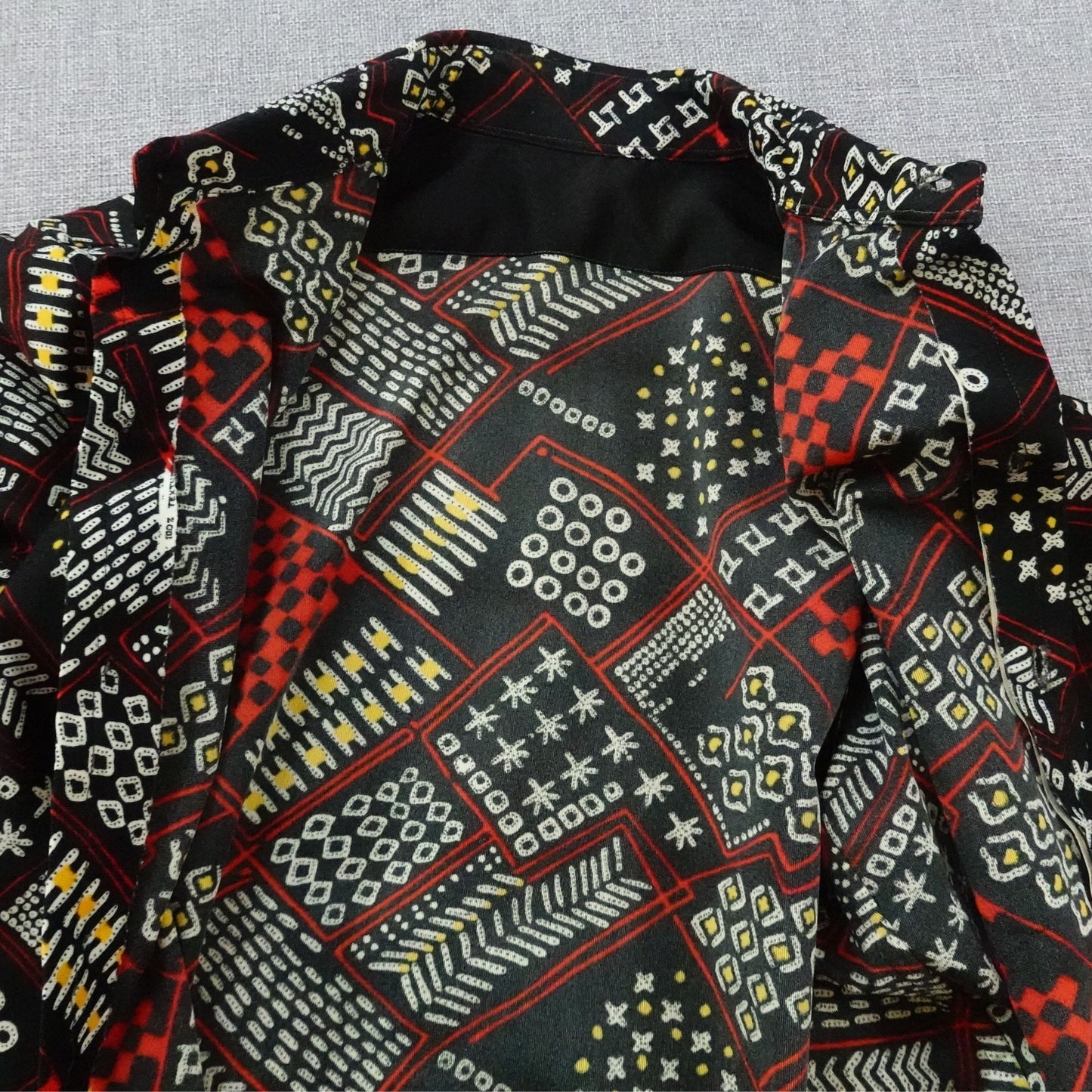 Vintage 1970s Psychedelic Disco Shirt Black Red Geometric Print - Size Small