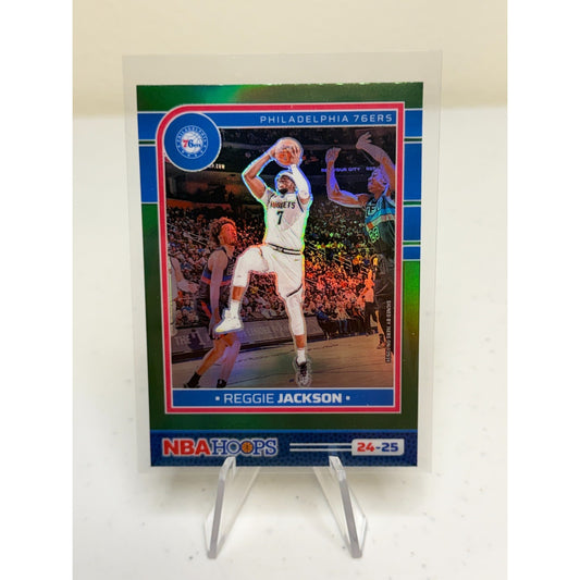 2024-25 Panini NBA Hoops Premium Green Prizm Reggie Jackson #53