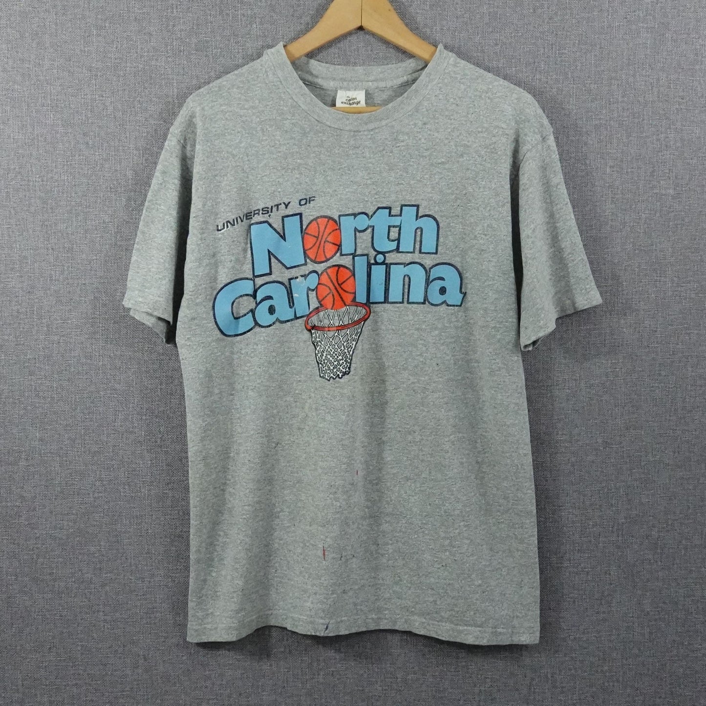Vintage North Carolina Tar Heels Basketball T-Shirt XL Paint Splatter Gray *READ
