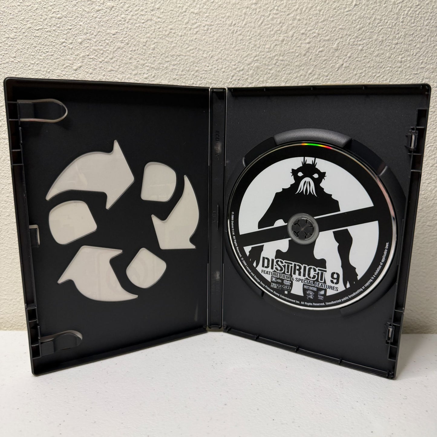 District 9 (DVD, 2009) Sci-Fi Action Movie – Peter Jackson, Neill Blomkamp