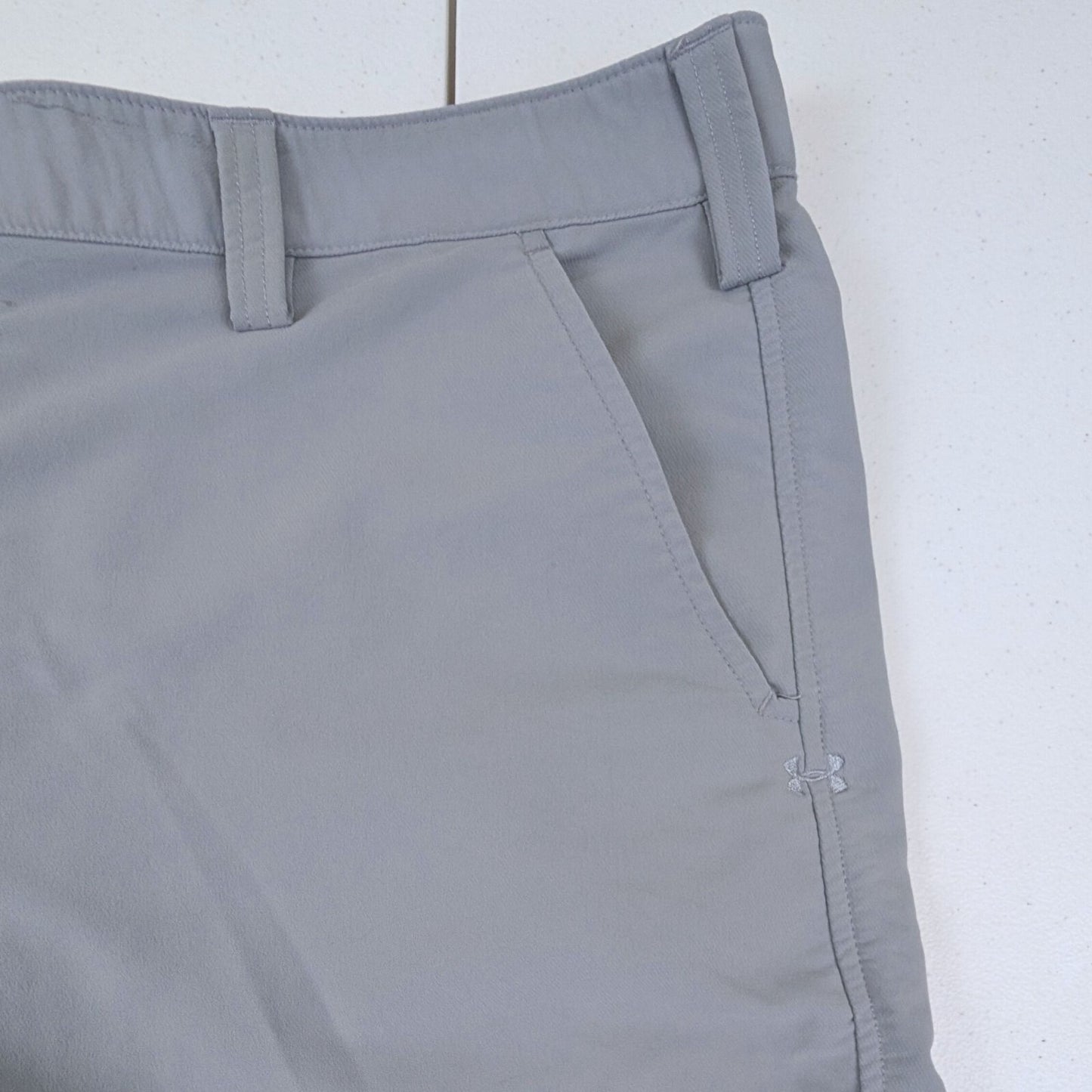 Under Armour Men's Size 40 Gray Golf Shorts Stretch Lightweight UA Performance