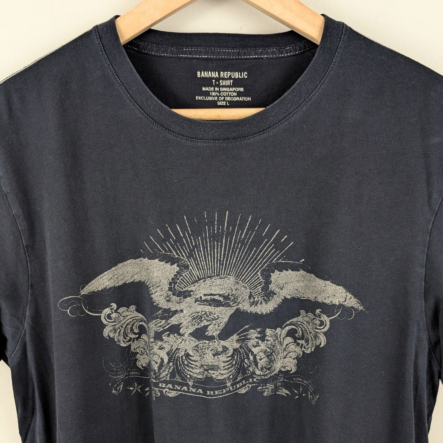 Banana Republic Graphic Eagle T-Shirt Men’s Large Black Cotton Distressed