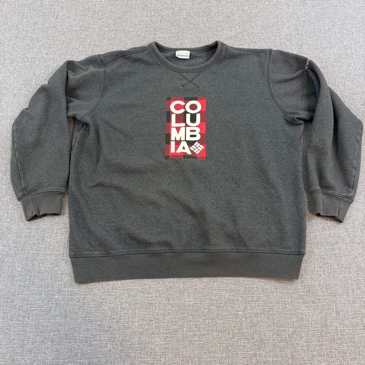 Columbia Gray Crewneck Graphic Sweatshirt Size L Stacked Patch Style Logo