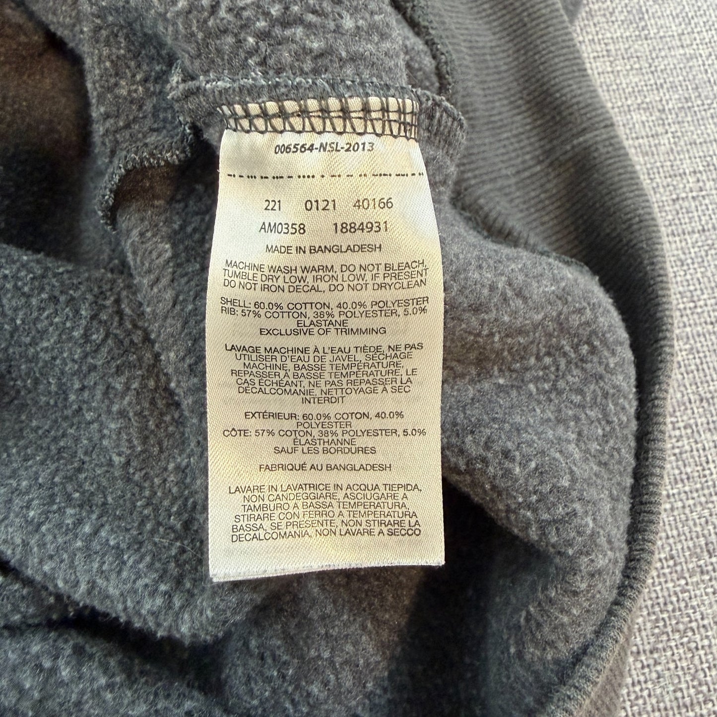 Columbia Gray Crewneck Graphic Sweatshirt Size L Stacked Patch Style Logo