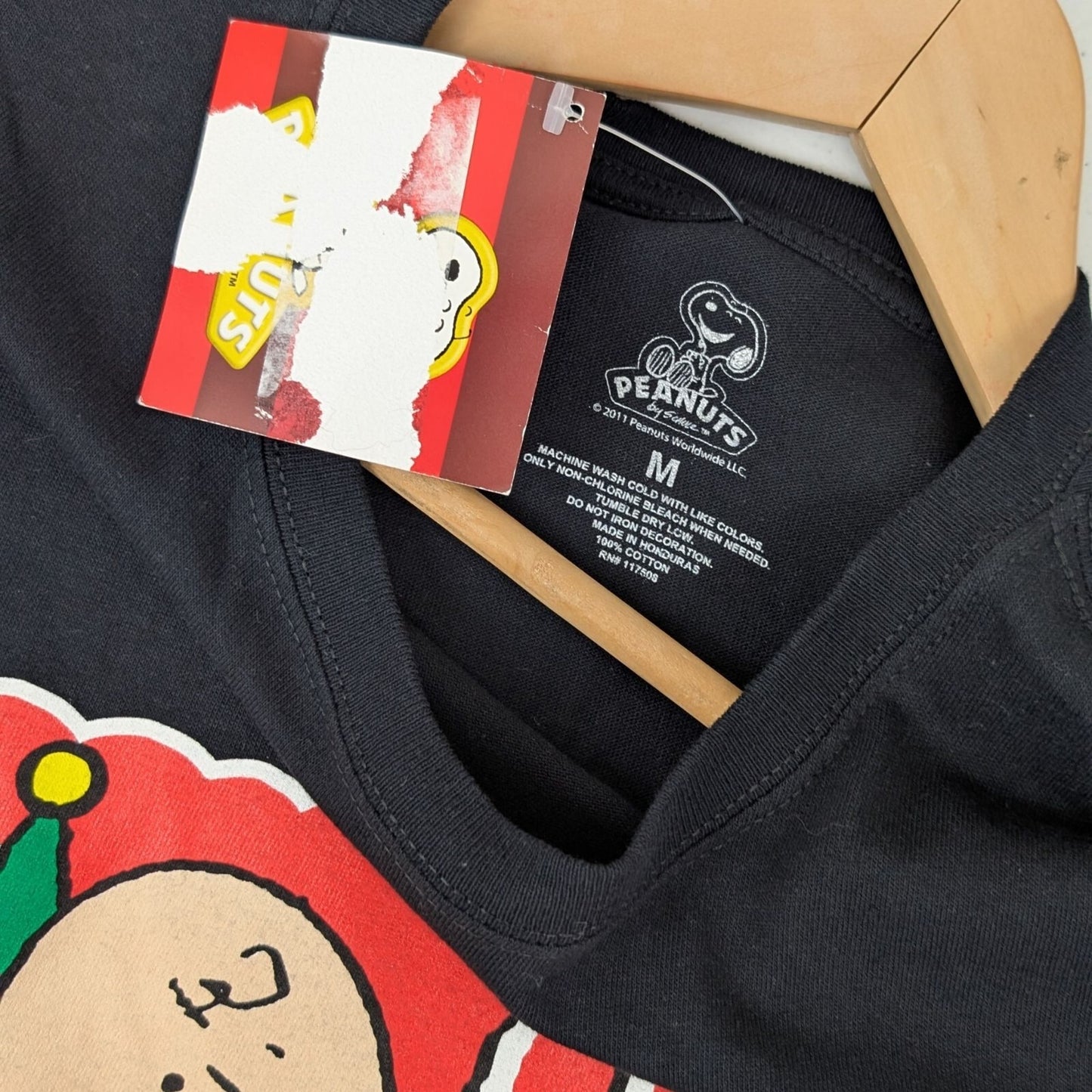 Peanuts Charlie Brown Black Christmas Tee - Size M