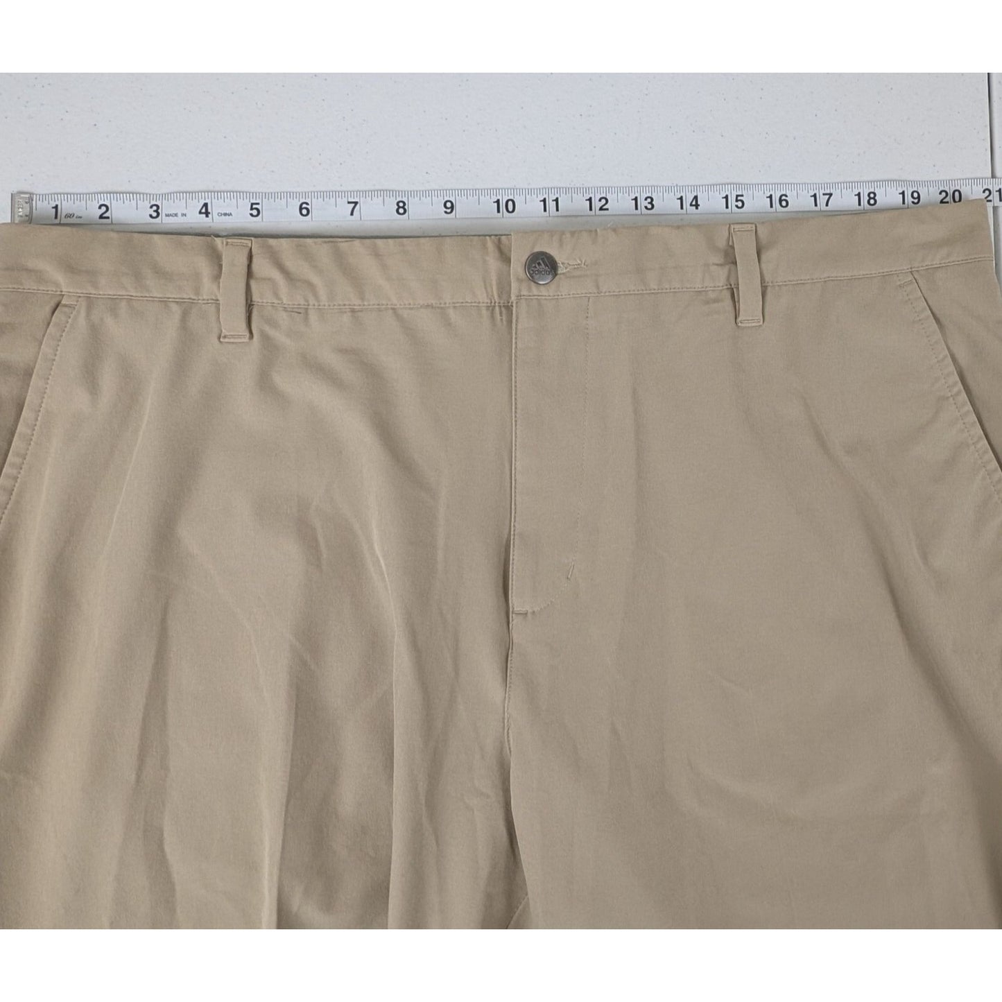 Adidas Men's Size 40 Beige Golf Shorts Lightweight Stretch Active Wear