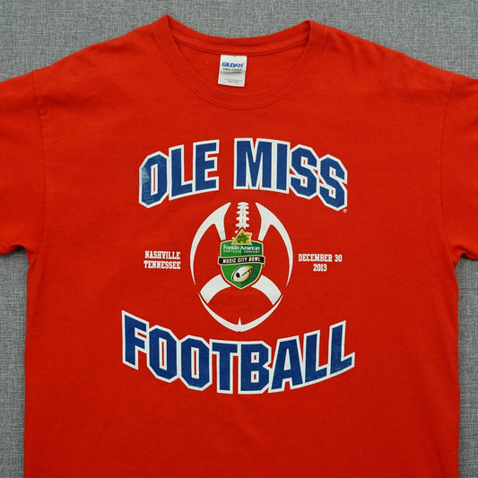 Ole Miss Rebels Football 2013 Music City Bowl T-Shirt Size Large Red