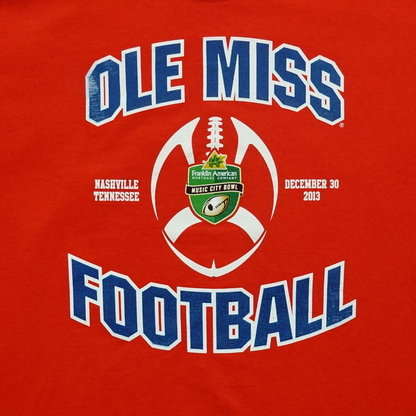 Ole Miss Rebels Football 2013 Music City Bowl T-Shirt Size Large Red
