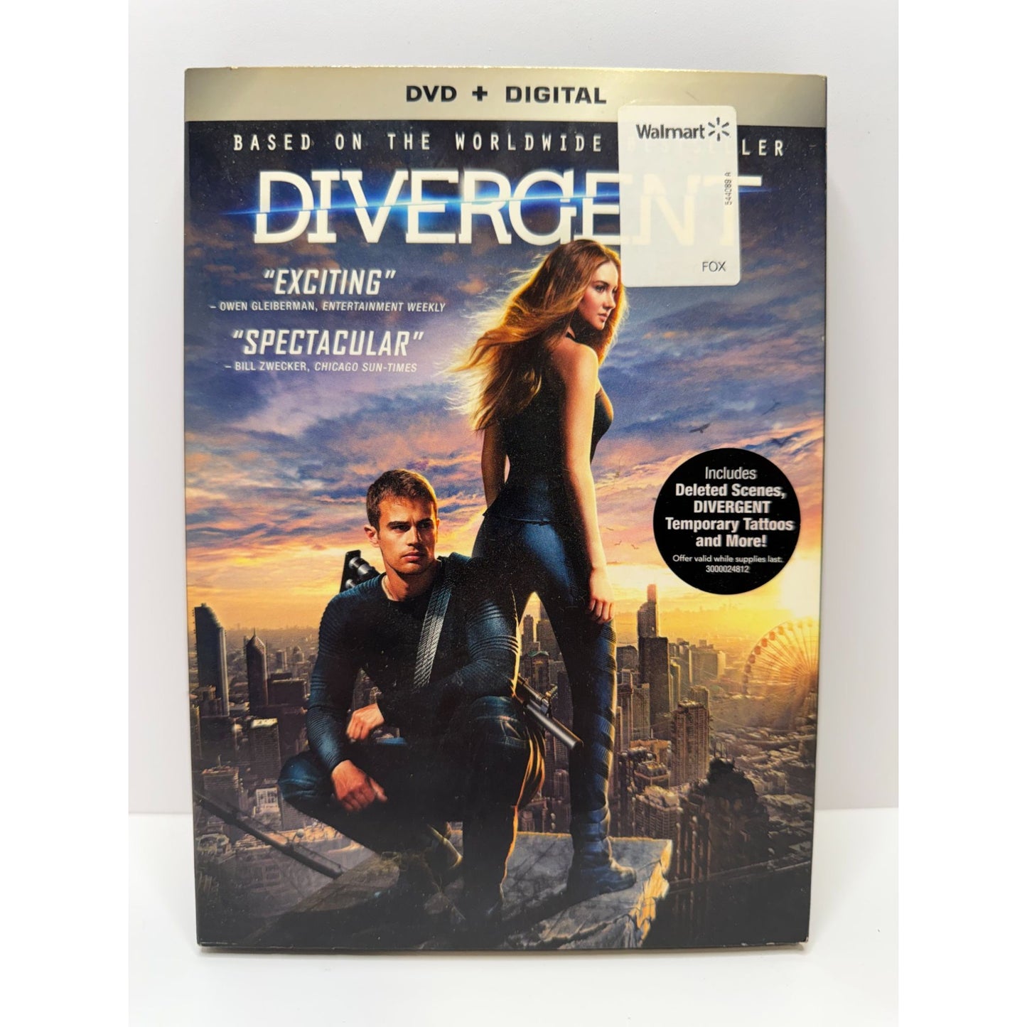 Divergent DVD + Digital Slipcover