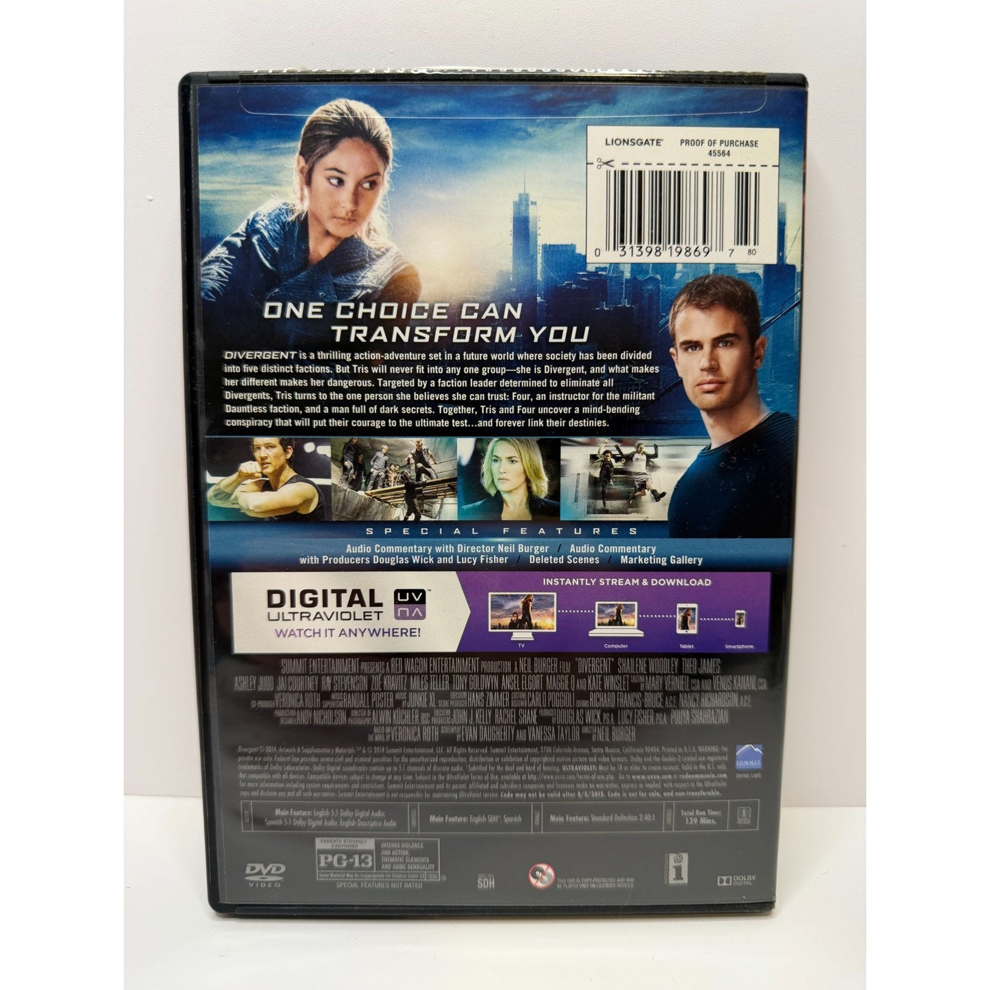 Divergent DVD + Digital Slipcover