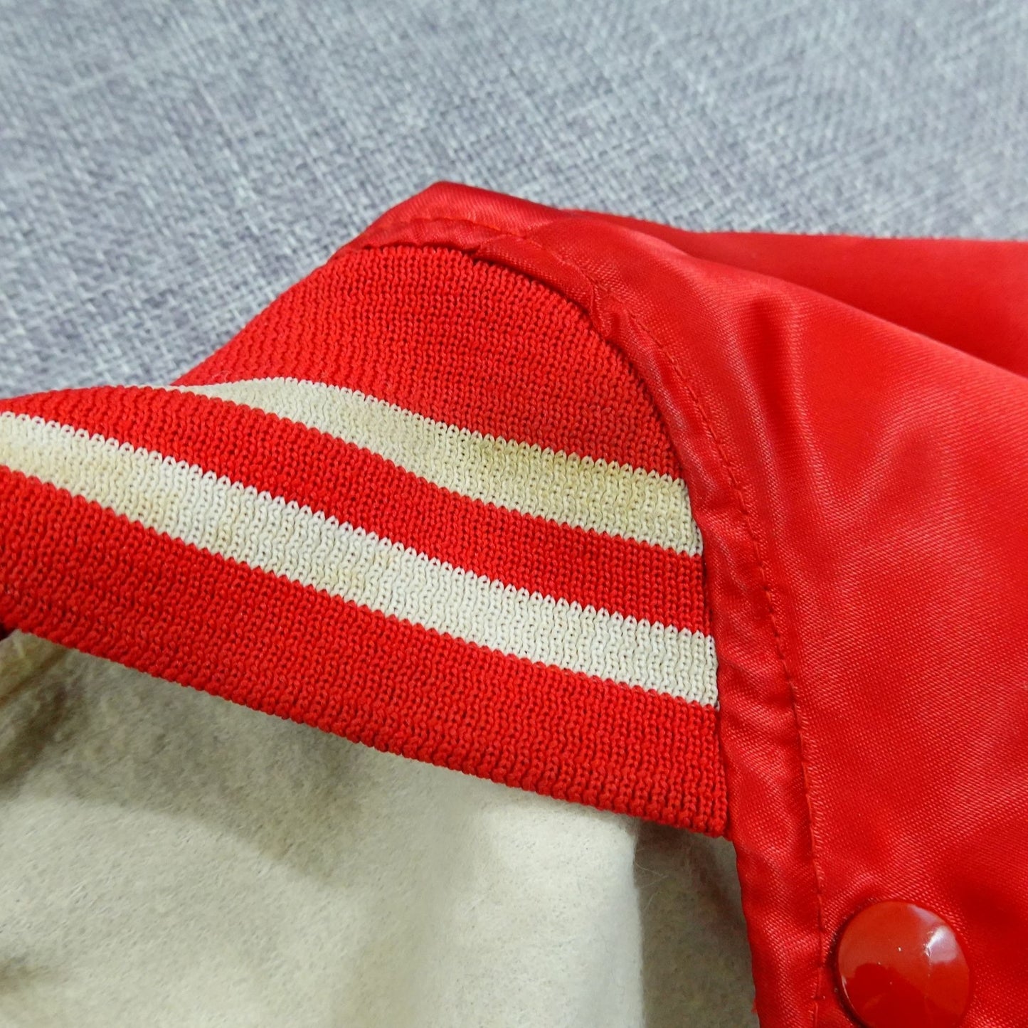 Vintage 80s TGI Friday's Red Satin Bomber Jacket - Size M